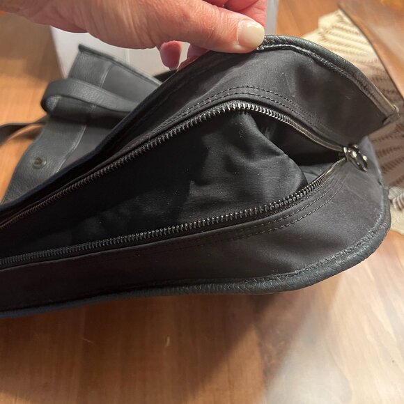 Lululemon Black Bag - Picture 1 of 3